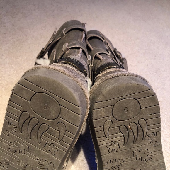 BEARPAW Taylor Women’s Boot in Maple - Picture 10 of 11